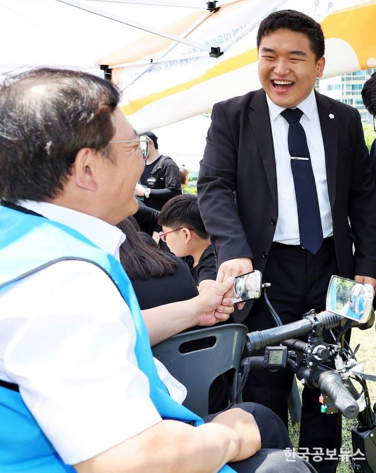 기사 사진